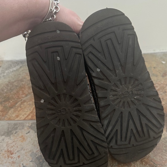 Ugg Refelt Cozy Black Shoes size 8 - Picture 4 of 6